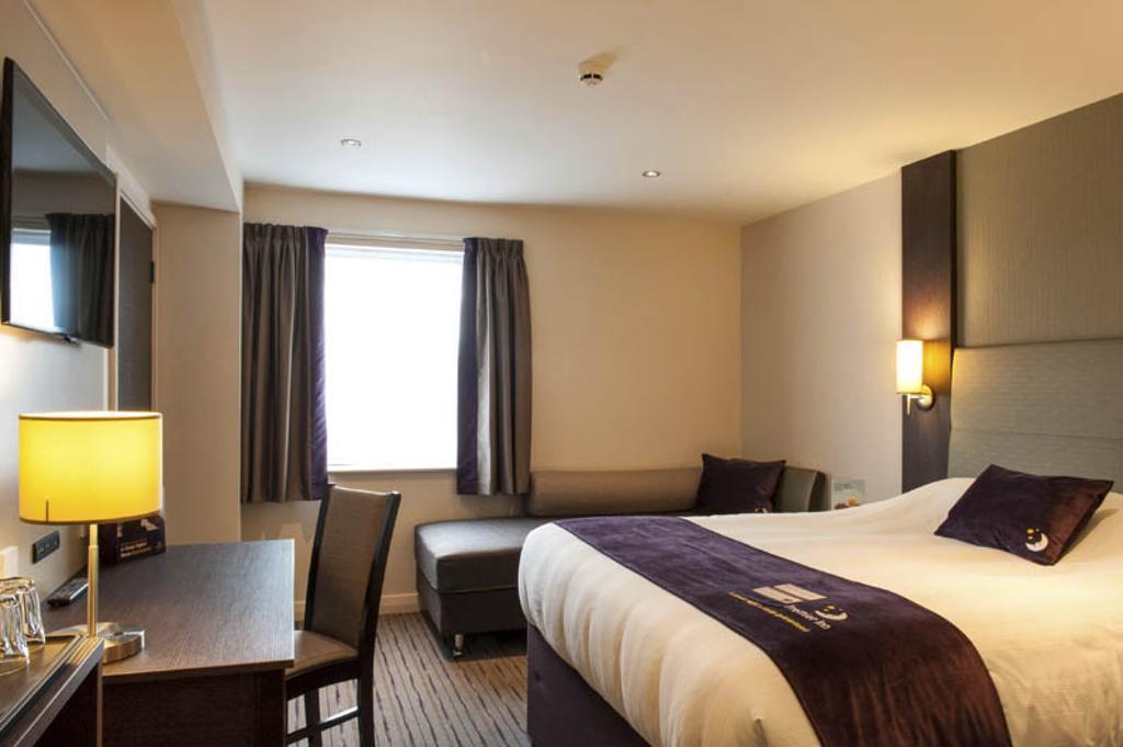 Premier Inn London City - Aldgate エクステリア 写真