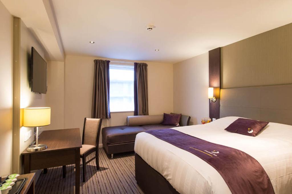 Premier Inn London City - Aldgate エクステリア 写真
