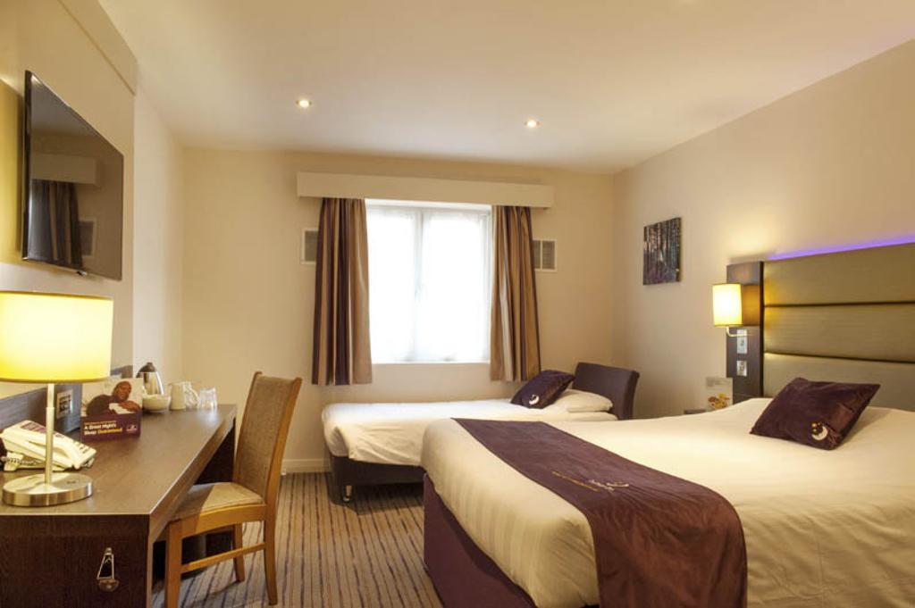 Premier Inn London City - Aldgate エクステリア 写真