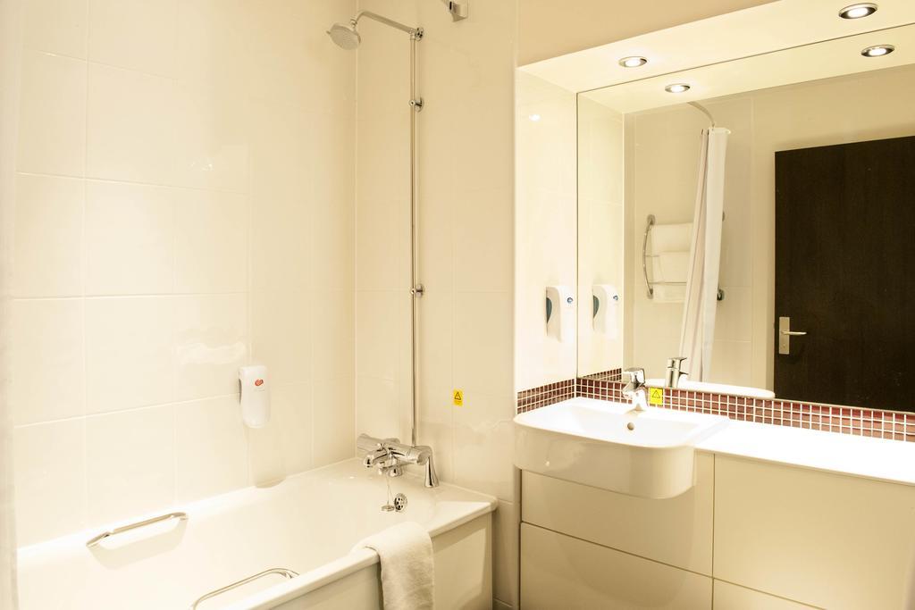 Premier Inn London City - Aldgate 部屋 写真
