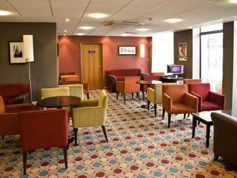Premier Inn London City - Aldgate エクステリア 写真